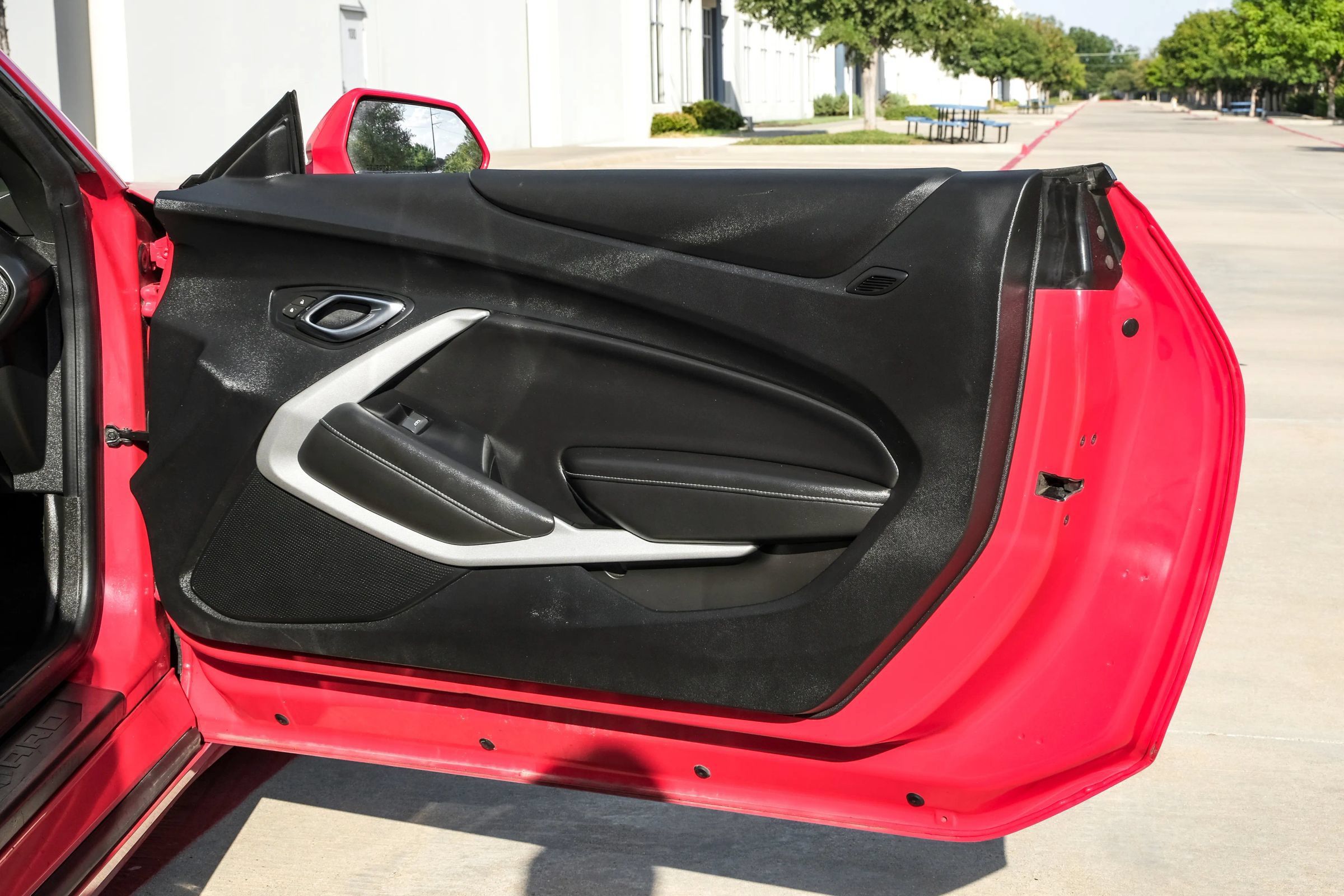 Used 2020 Chevrolet Camaro LT RWD image 40