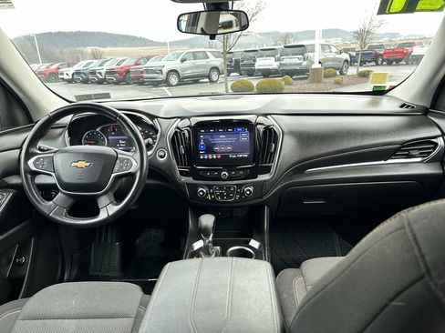 Used 2021 Chevrolet Traverse LT w/ LPO, Blackout Package image 17