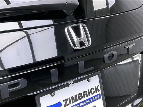 Certified 2024 Honda Pilot Touring image 9