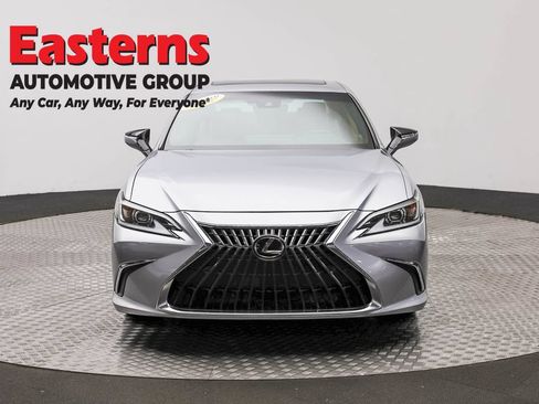 Used 2022 Lexus ES 350 w/ Premium Package FWD image 2