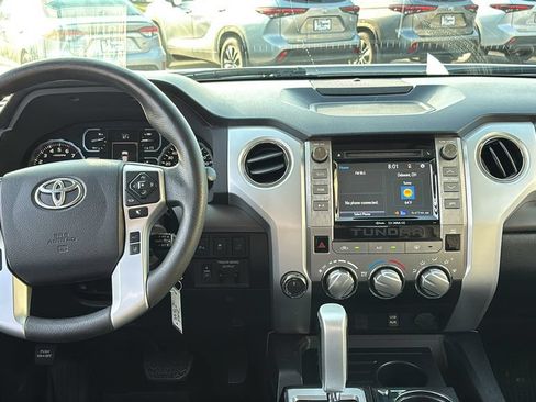 Used 2018 Toyota Tundra SR5 w/ SR5 Upgrade Package AWD/4WD image 9