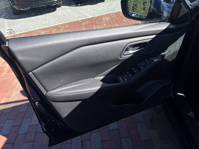 Used 2026 Nissan Rogue SV FWD image 12