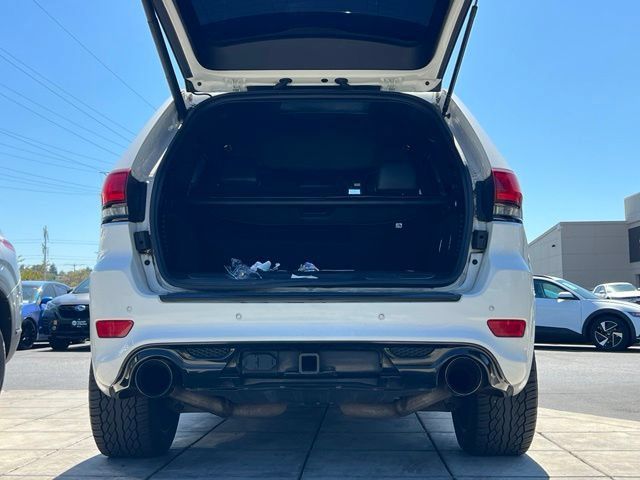 Used 2015 Jeep Grand Cherokee SRT w/ Luxury Group II AWD/4WD image 10