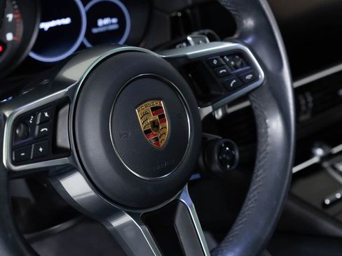 Used 2021 Porsche Cayenne Coupe image 21