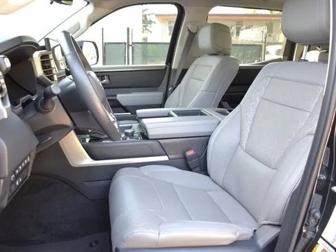 Used 2024 Toyota Tundra Limited AWD/4WD image 11