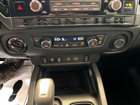Certified 2026 Nissan Frontier SV w/ All-Weather Content Package AWD/4WD image 17