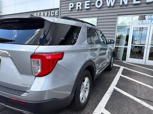 Used 2021 Ford Explorer XLT w/ Equipment Group 202A AWD/4WD image 6