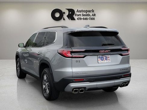 Used 2025 GMC Acadia Elevation image 4
