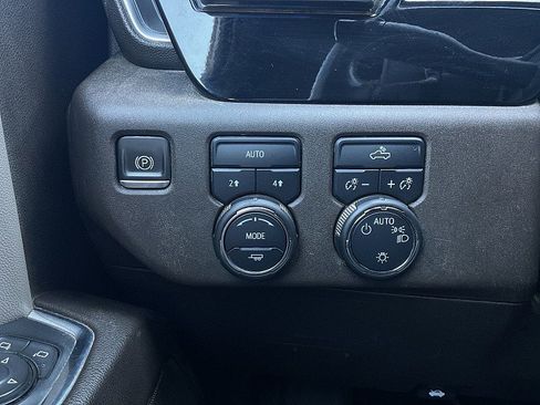 Used 2023 Chevrolet Silverado 1500 LT AWD/4WD image 20