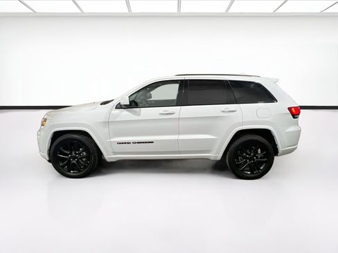 Used 2020 Jeep Grand Cherokee Altitude AWD/4WD image 23