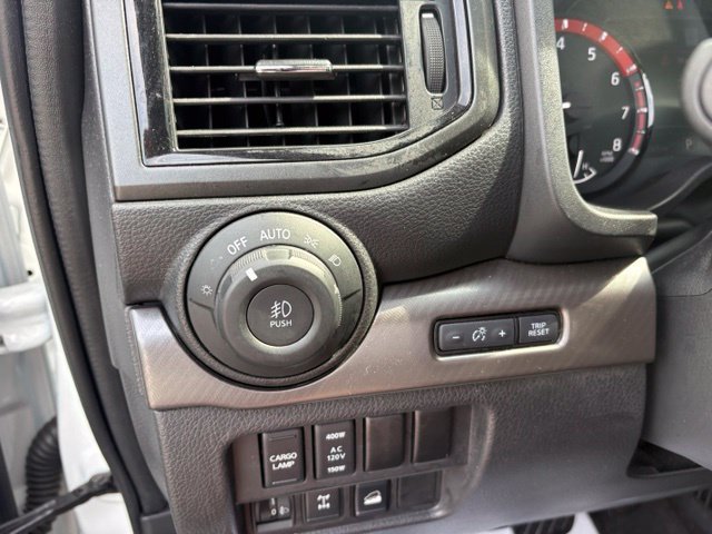 Used 2023 Nissan Titan PRO-4X w/ Pro-4x Convenience Package AWD/4WD image 23
