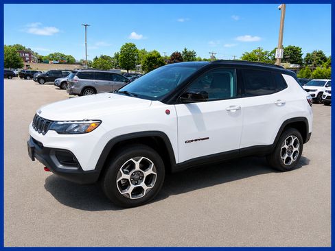Used 2022 Jeep Compass Trailhawk w/ Trailhawk Elite Group AWD/4WD image 1