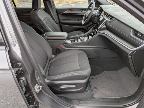 New 2025 Jeep Grand Cherokee Laredo X image 31