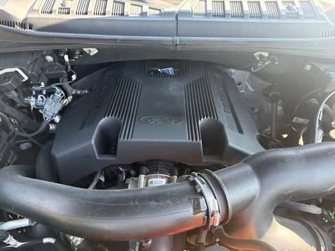 Used 2018 Ford F150 XLT w/ Equipment Group 302A Luxury AWD/4WD image 33