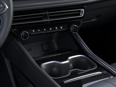 New 2025 Chevrolet Traverse High Country w/ LPO, Floor Liner Package FWD image 23