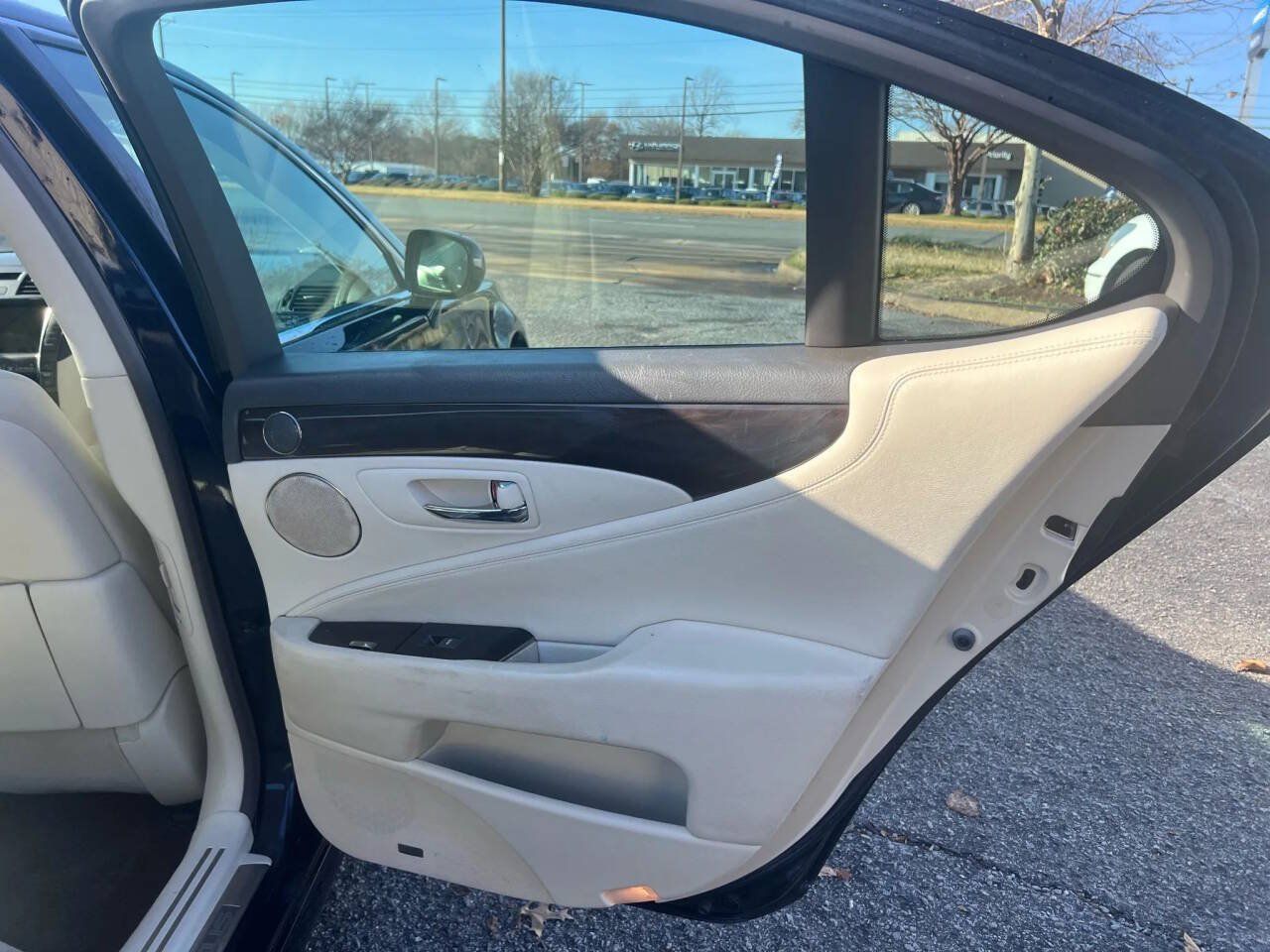 Used 2007 Lexus LS 460 RWD image 18