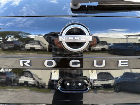 Certified 2024 Nissan Rogue S FWD image 9