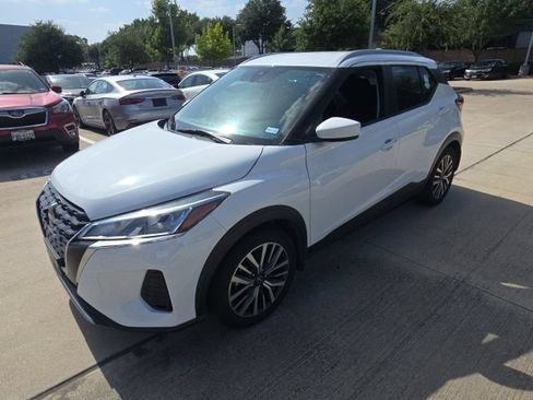 Used 2023 Nissan Kicks SV FWD image 6