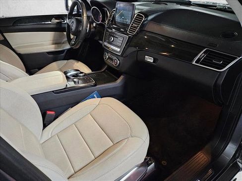 Used 2017 Mercedes-Benz GLS 550 4MATIC image 21