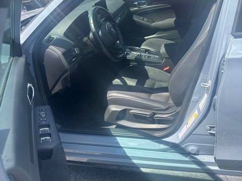 Used 2023 Honda Civic Sport image 3
