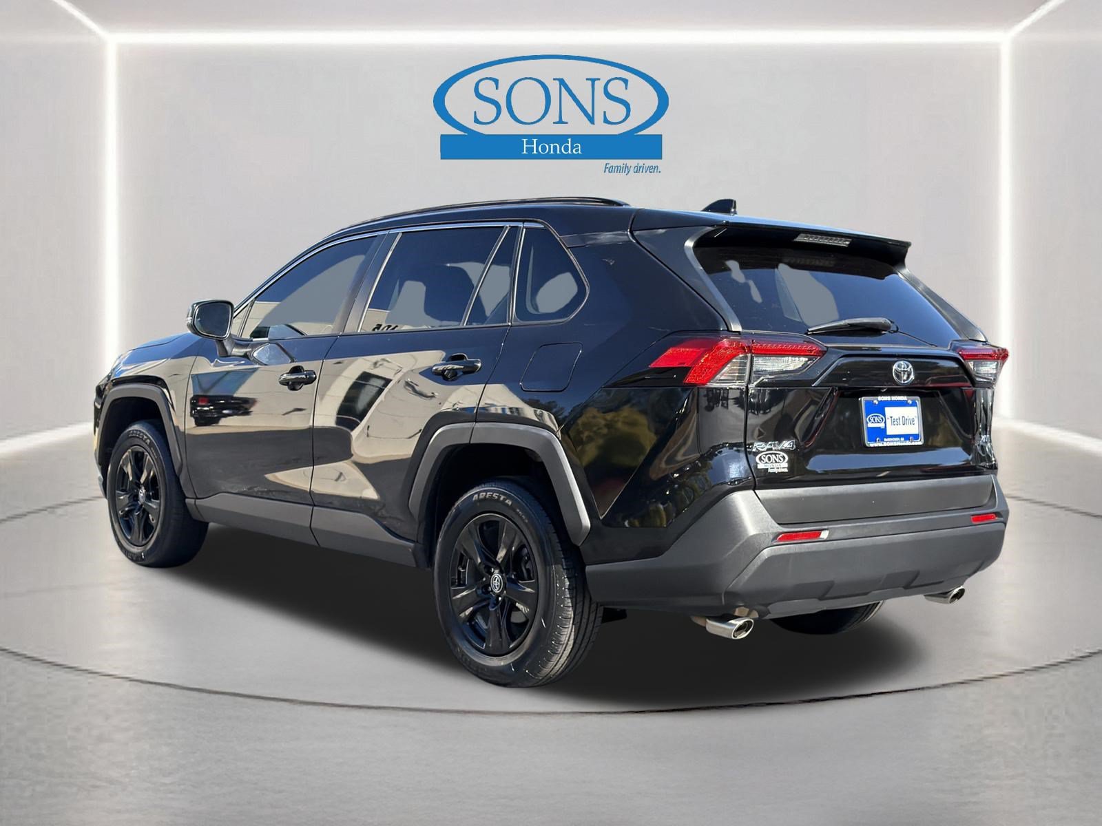 Used 2020 Toyota RAV4 XLE w/ Convenience Package FWD image 22