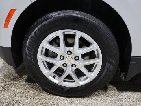 Used 2022 Chevrolet Equinox LT w/ LPO, Floor Liner Package image 9