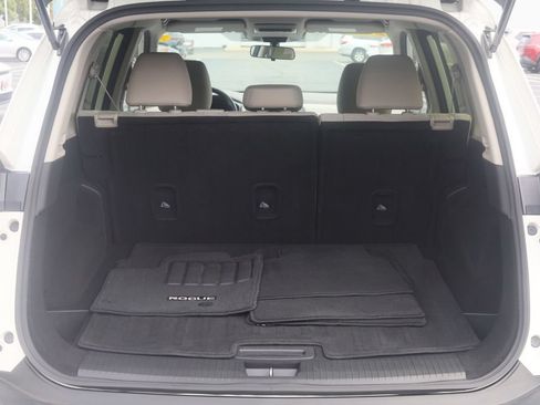 Used 2023 Nissan Rogue SV AWD/4WD image 12