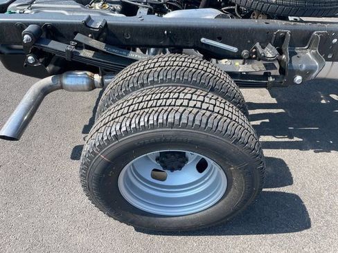 New 2025 Ford F350 XL w/ XL Chrome Package image 17