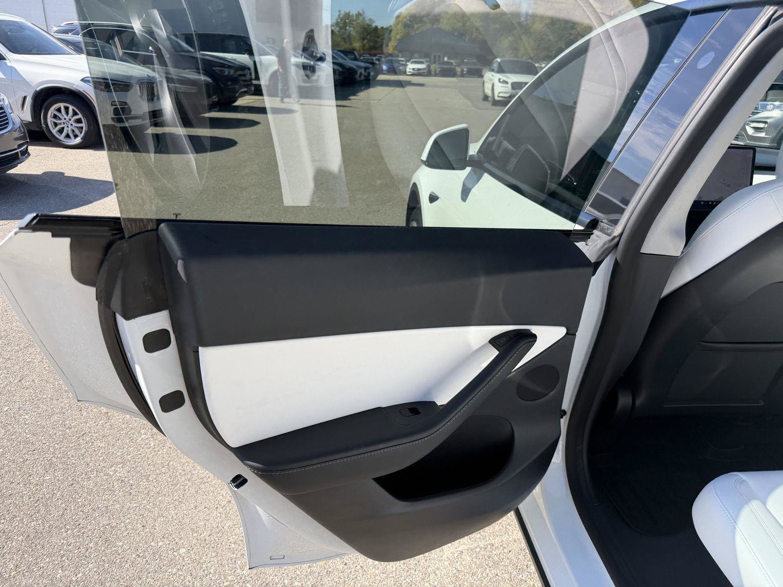 Used 2021 Tesla Model Y Long Range AWD/4WD image 18