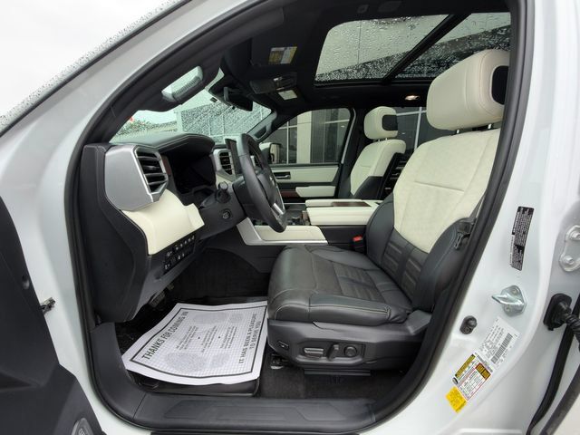 Used 2023 Toyota Sequoia Capstone AWD/4WD image 27