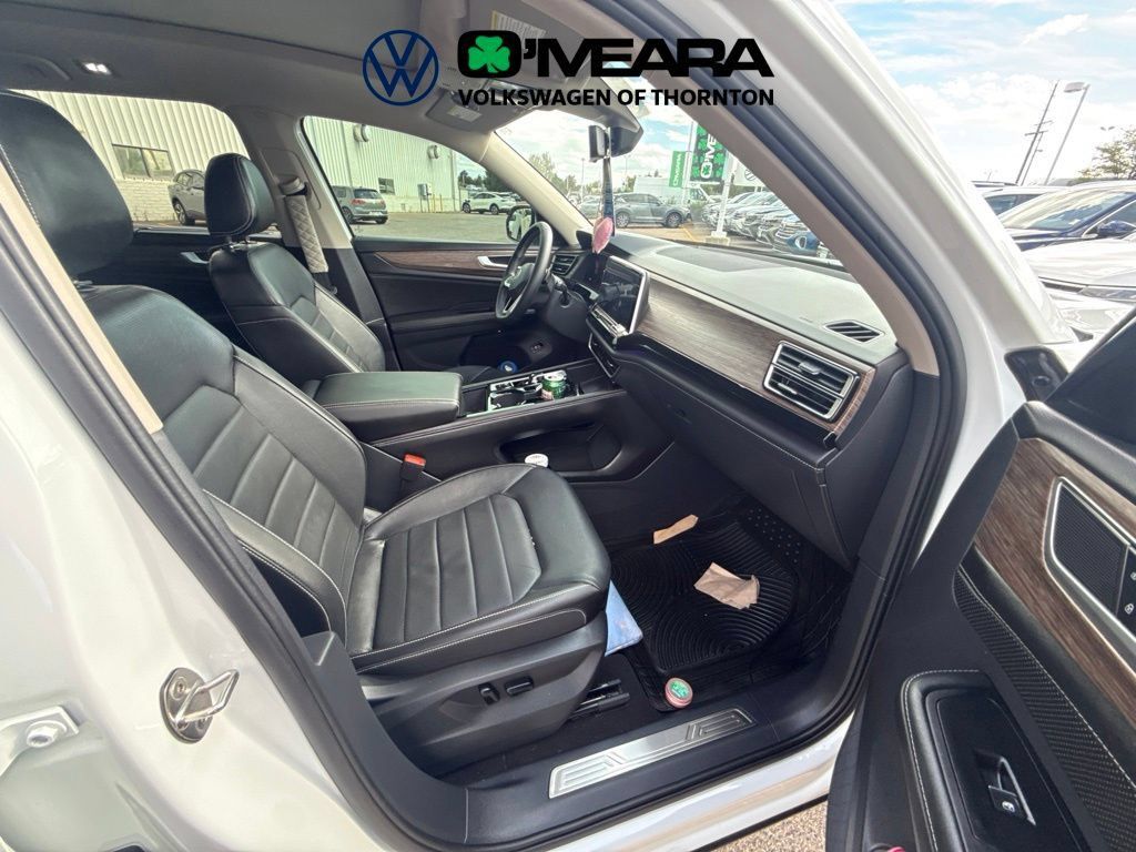 Used 2024 Volkswagen Atlas SEL AWD/4WD image 6