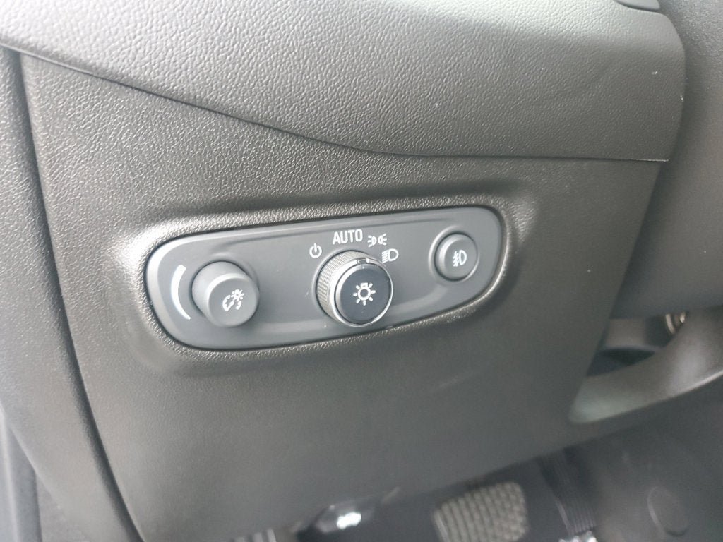 Used 2020 Chevrolet Equinox LT FWD image 26