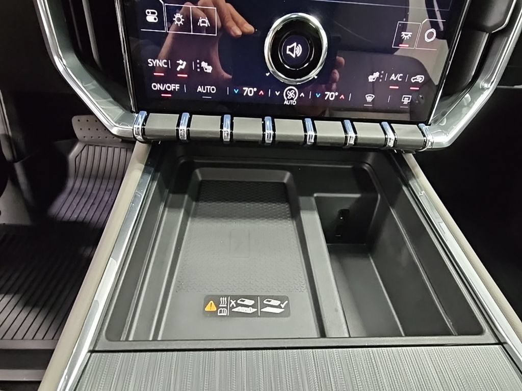 New 2026 GMC Acadia Elevation w/ Black Edition FWD image 19