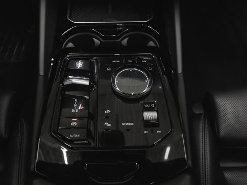 Used 2025 BMW 540i xDrive image 32