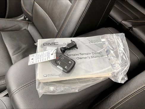 Used 2020 GMC Terrain SLT w/ Preferred Package AWD/4WD image 35