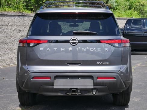 Used 2024 Nissan Pathfinder SV w/ SV Premium Package AWD/4WD image 5