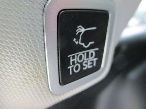 Used 2024 Jeep Grand Cherokee Limited AWD/4WD image 16