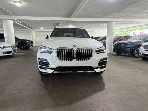 Certified 2023 BMW X5 xDrive40i w/ Premium Package AWD/4WD image 5