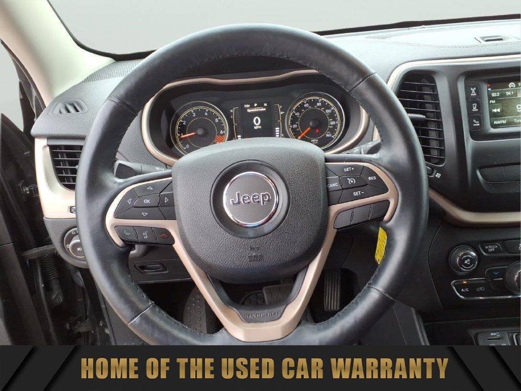 Used 2015 Jeep Cherokee Latitude w/ Cold Weather Group FWD image 20