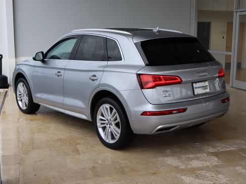 Used 2019 Audi Q5 2.0T Premium Plus w/ Premium Plus Package AWD/4WD image 8
