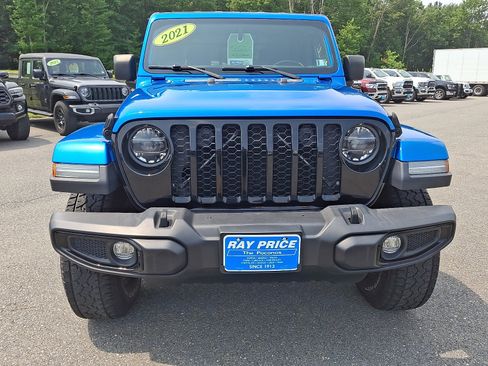 Used 2021 Jeep Gladiator Sport AWD/4WD image 2