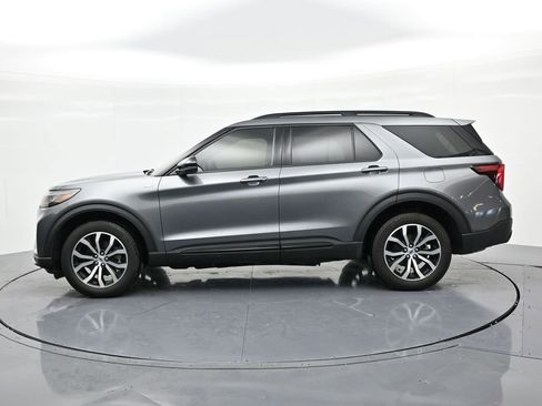 Used 2025 Ford Explorer ST-Line image 9