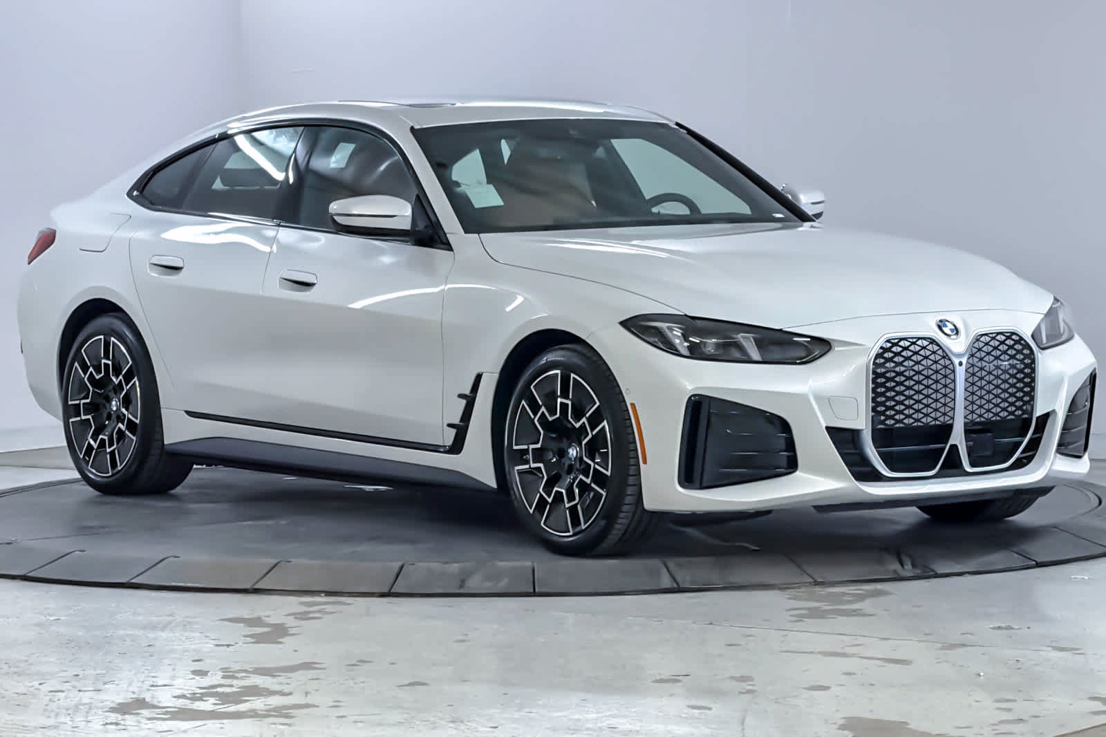 New 2026 BMW i4 xDrive40i w/ M Sport Package AWD/4WD image 9