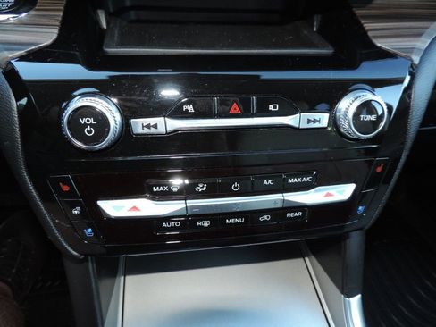 Used 2021 Ford Explorer Limited w/ Equipment Group 301A image 23