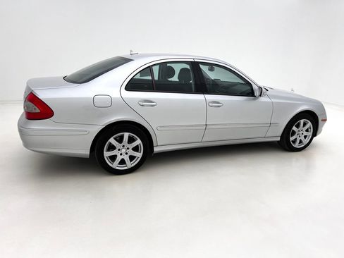 Used 2008 Mercedes-Benz E 350 4MATIC Sedan image 6