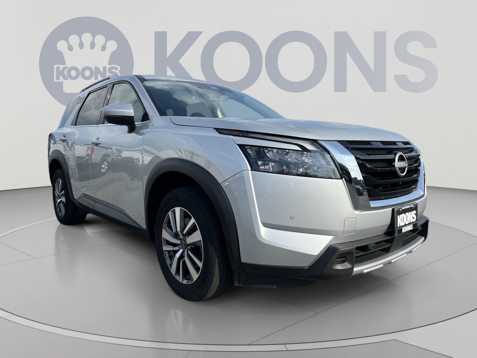 Used 2025 Nissan Pathfinder SL AWD/4WD image 10