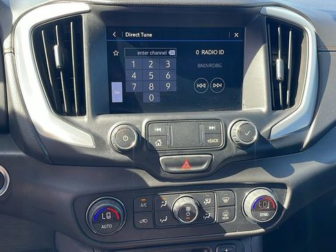 Used 2021 GMC Terrain SLT w/ Elevation Edition image 17