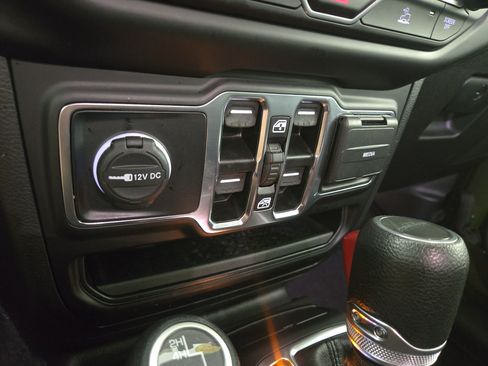 Used 2022 Jeep Gladiator Sport AWD/4WD image 28