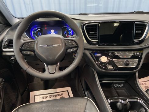 Used 2022 Chrysler Pacifica Limited w/ S Appearance Package image 33