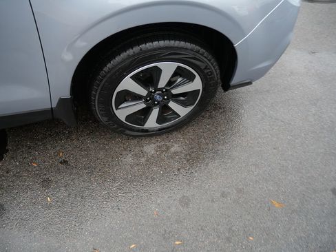 Used 2017 Subaru Forester 2.5i Premium w/ All-Weather Package image 33